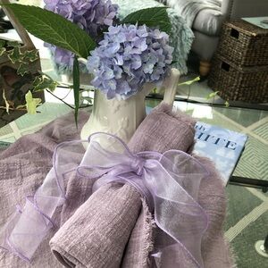 6 Linen Inspired napkins